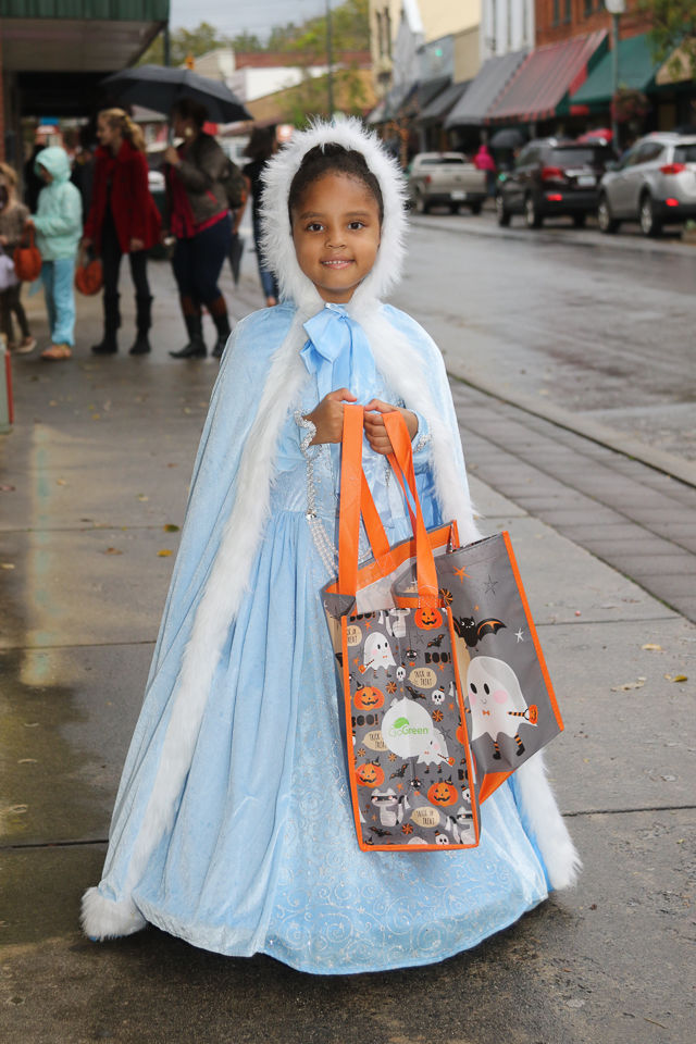 Halloween Trick or Treat Downtown Morganton 2019-9579.JPG